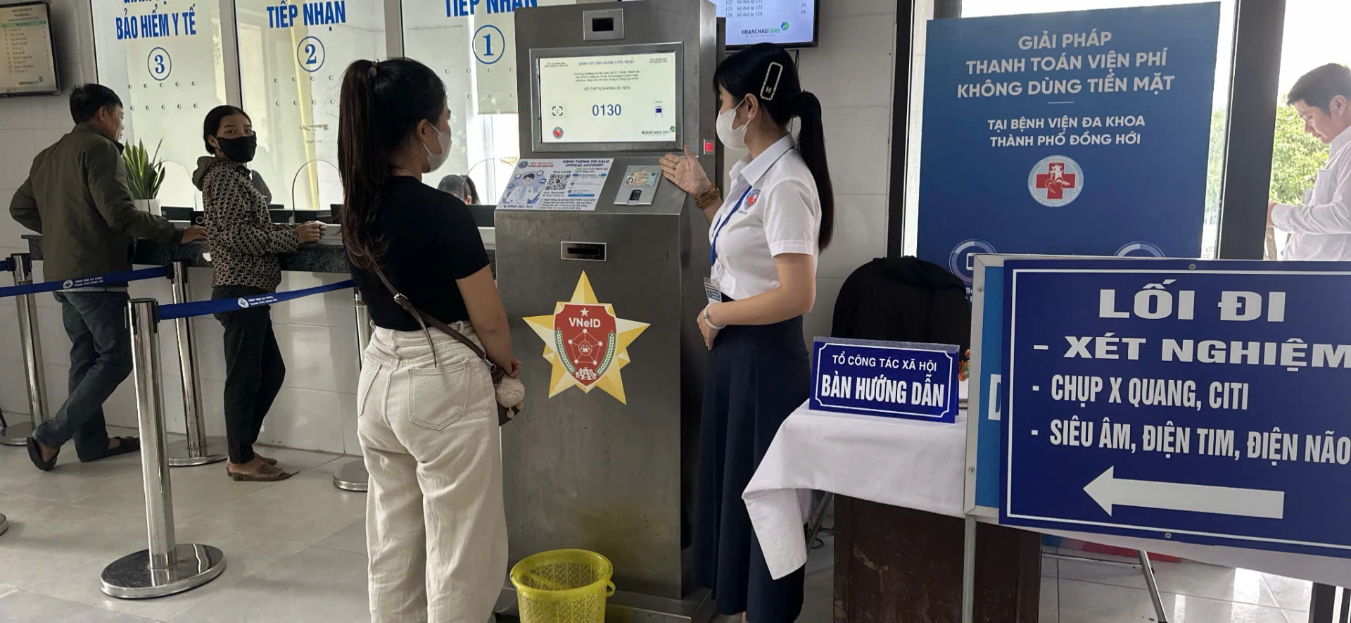 Phường Đồng Hới: Phấn đấu có 80% người dân tích hợp Sổ sức khỏe điện tử trên ứng dụng VNeID