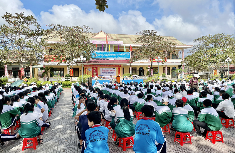 Tác hại của hút thuốc lá đối với sức khỏe cộng đồng